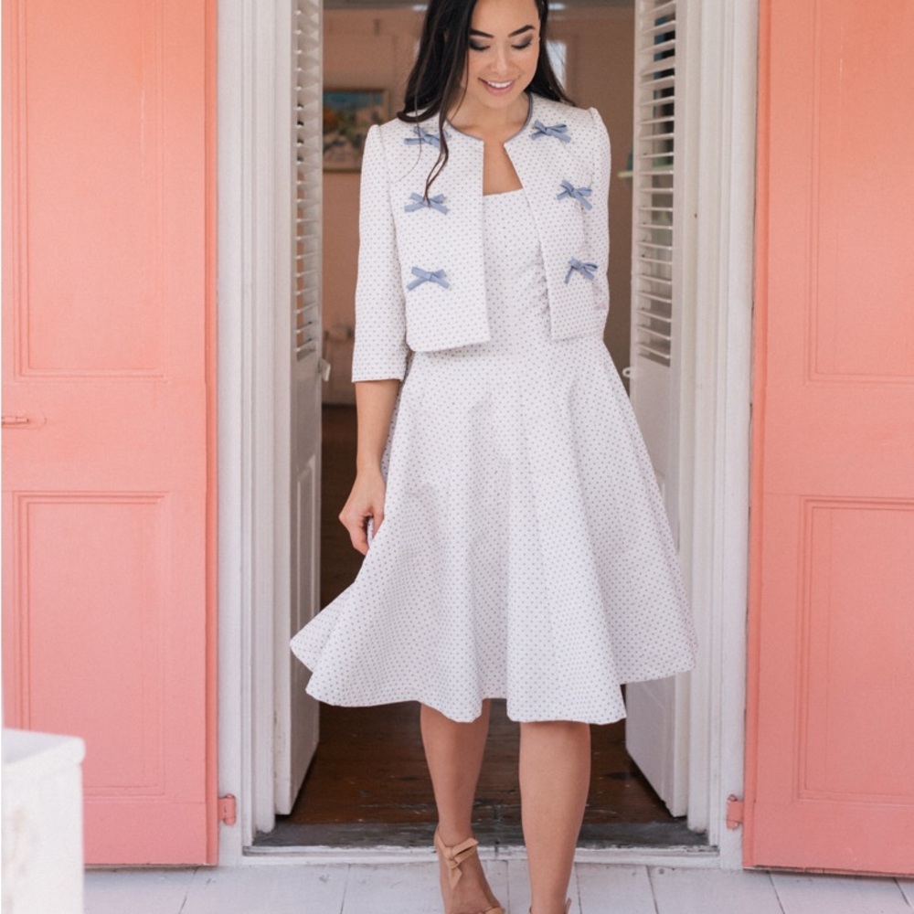 Gal Meets Glam Liliana Set NWT White Dress with Bow Accents Size 4 - Picture 2 of 3
